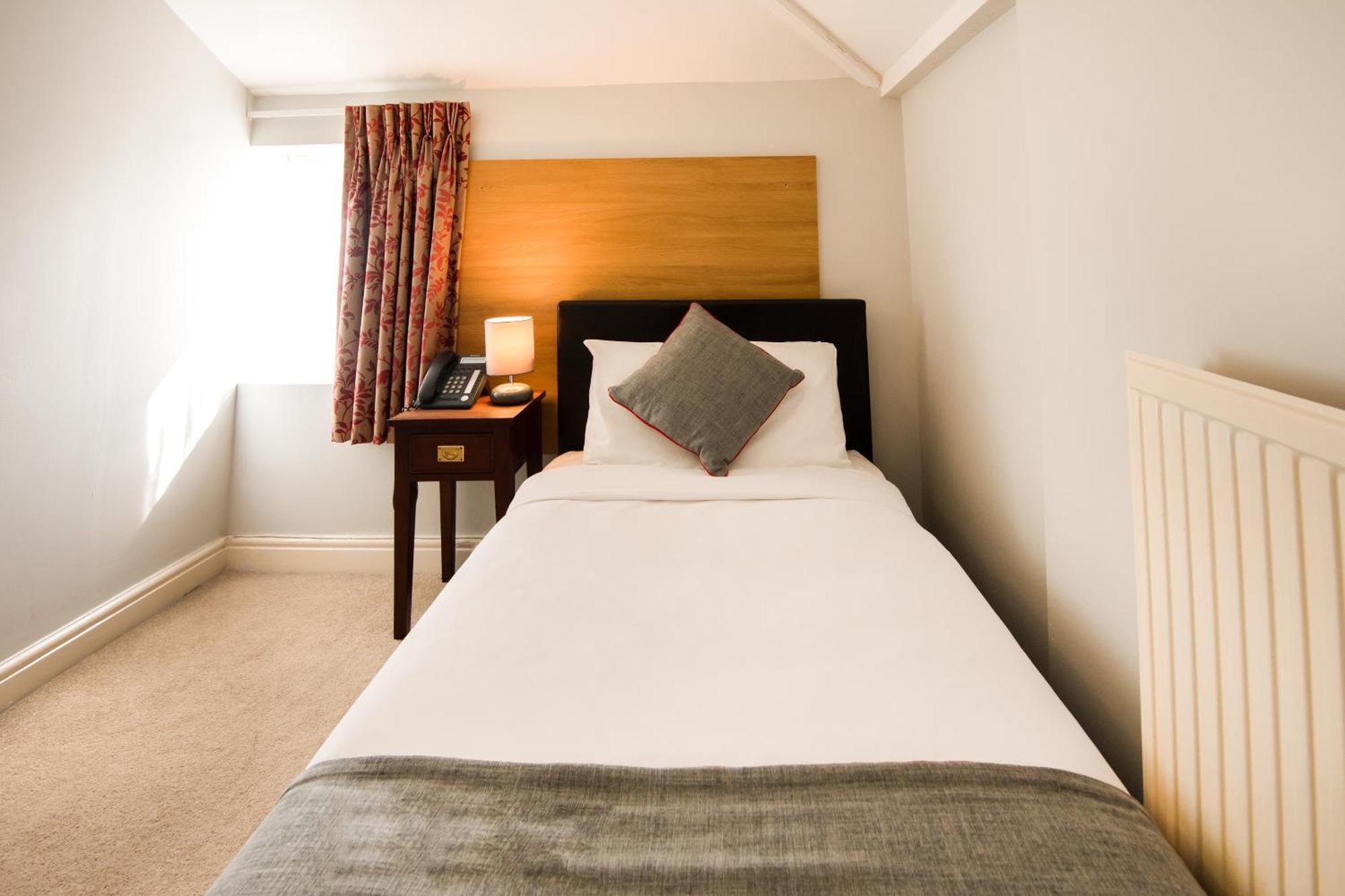 Hotel Oyo The Regency, Clifton 3*