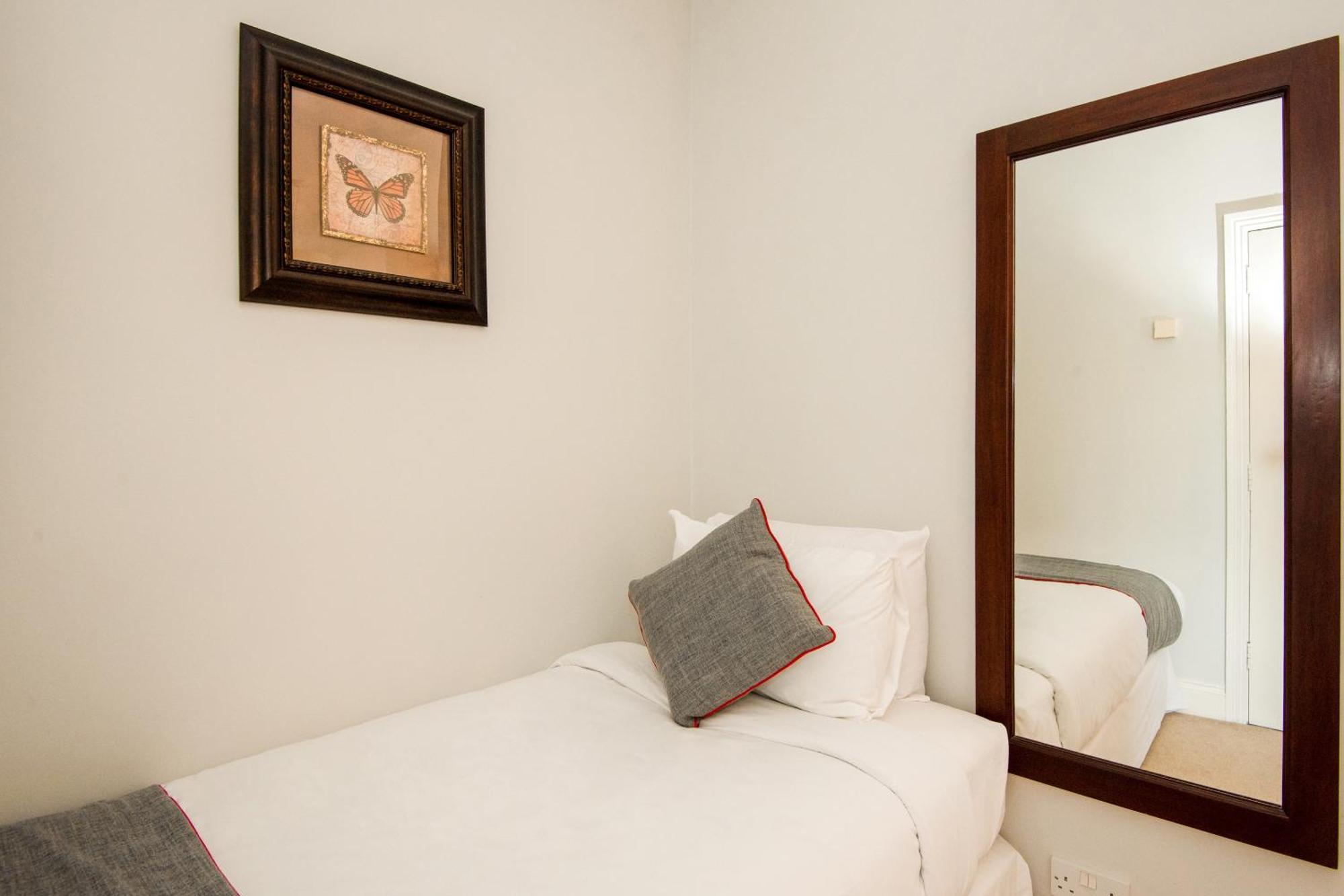 Oyo The Regency, Clifton Hotel Bristol