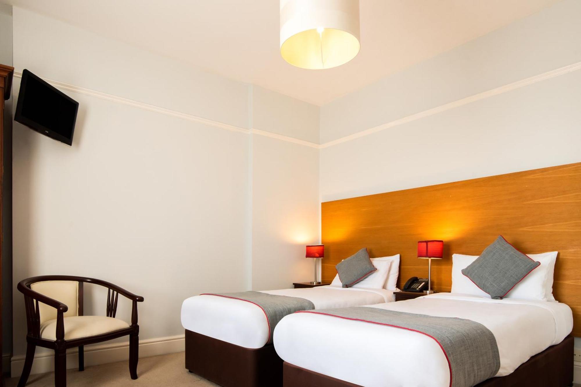 Oyo The Regency, Clifton Bristol
