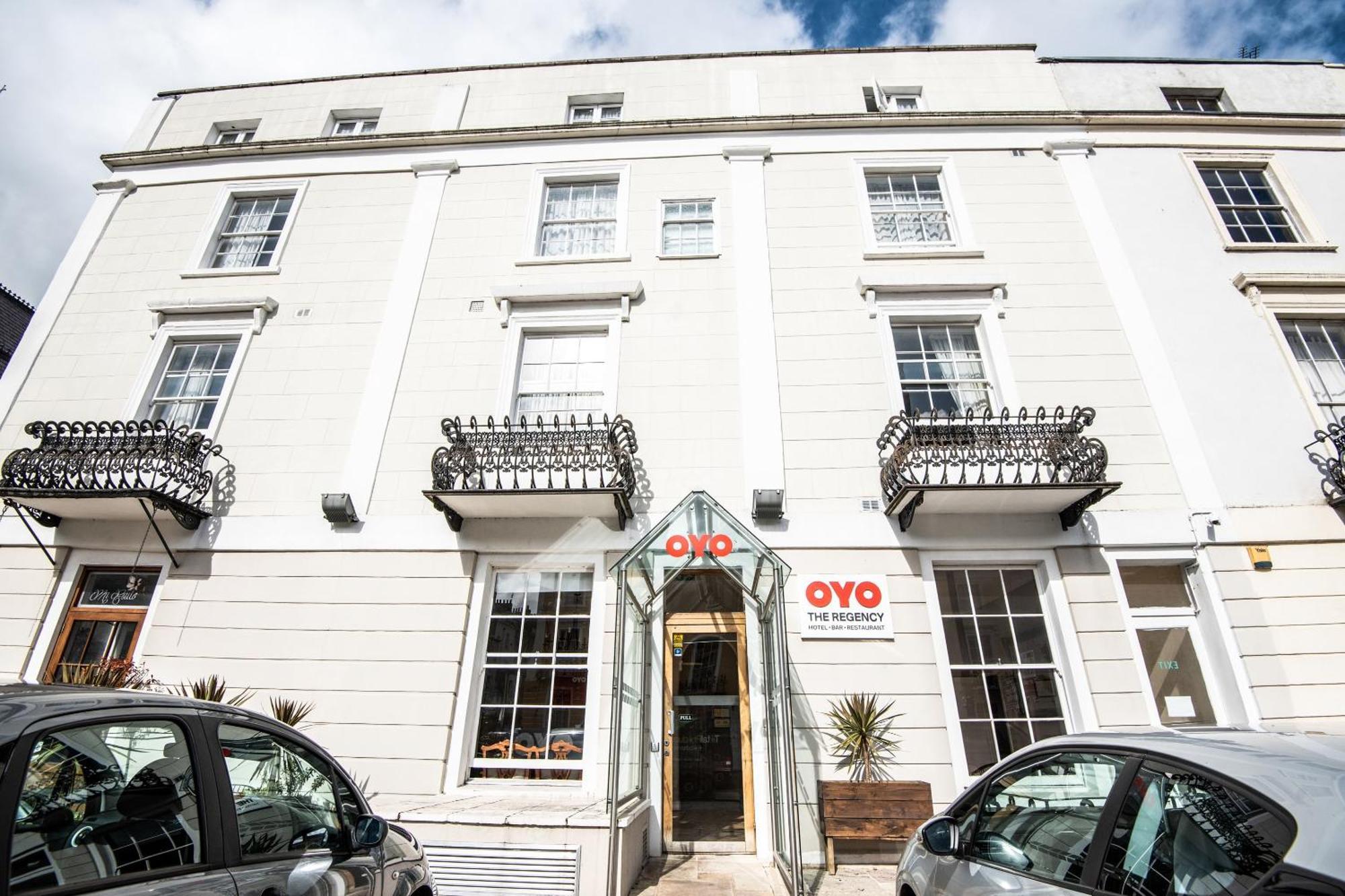 Hotel Oyo The Regency, Clifton