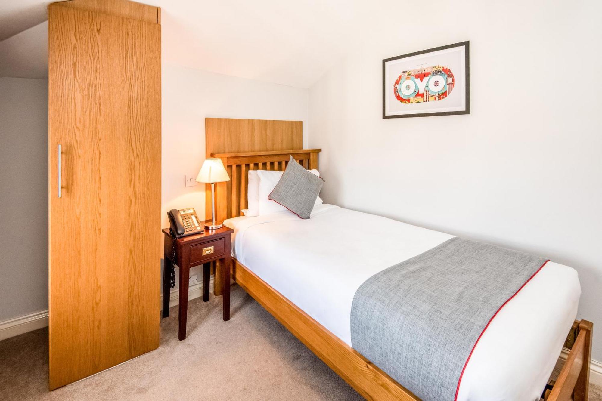 Oyo The Regency, Clifton Hotel 3*