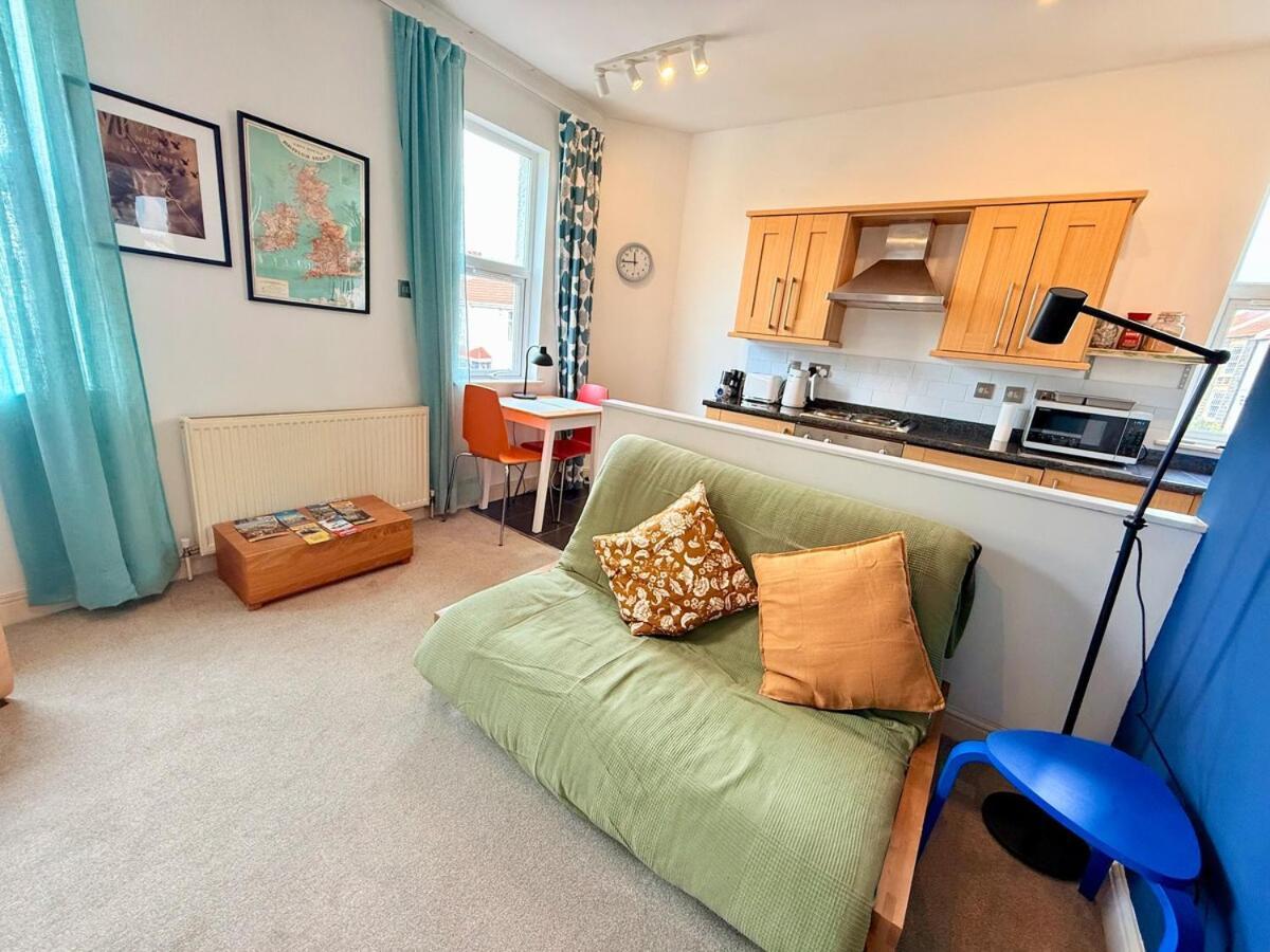 St George Wheels & Wings Hideaway Apartment Bristol