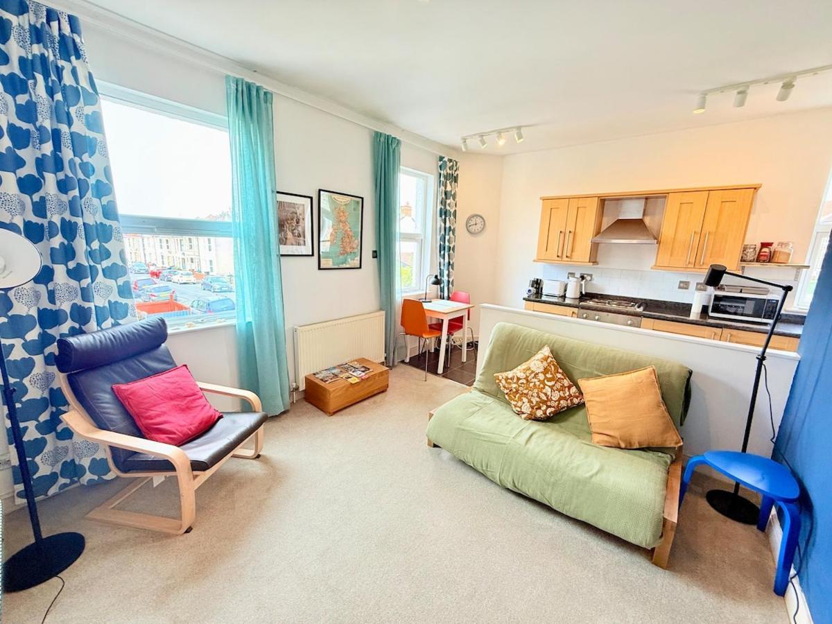St George Wheels & Wings Hideaway * Bristol
