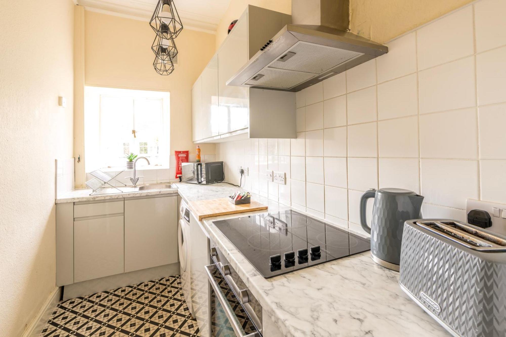 Centralised Osborne House With Free Parking By Prescott Apartments Apartment Bristol