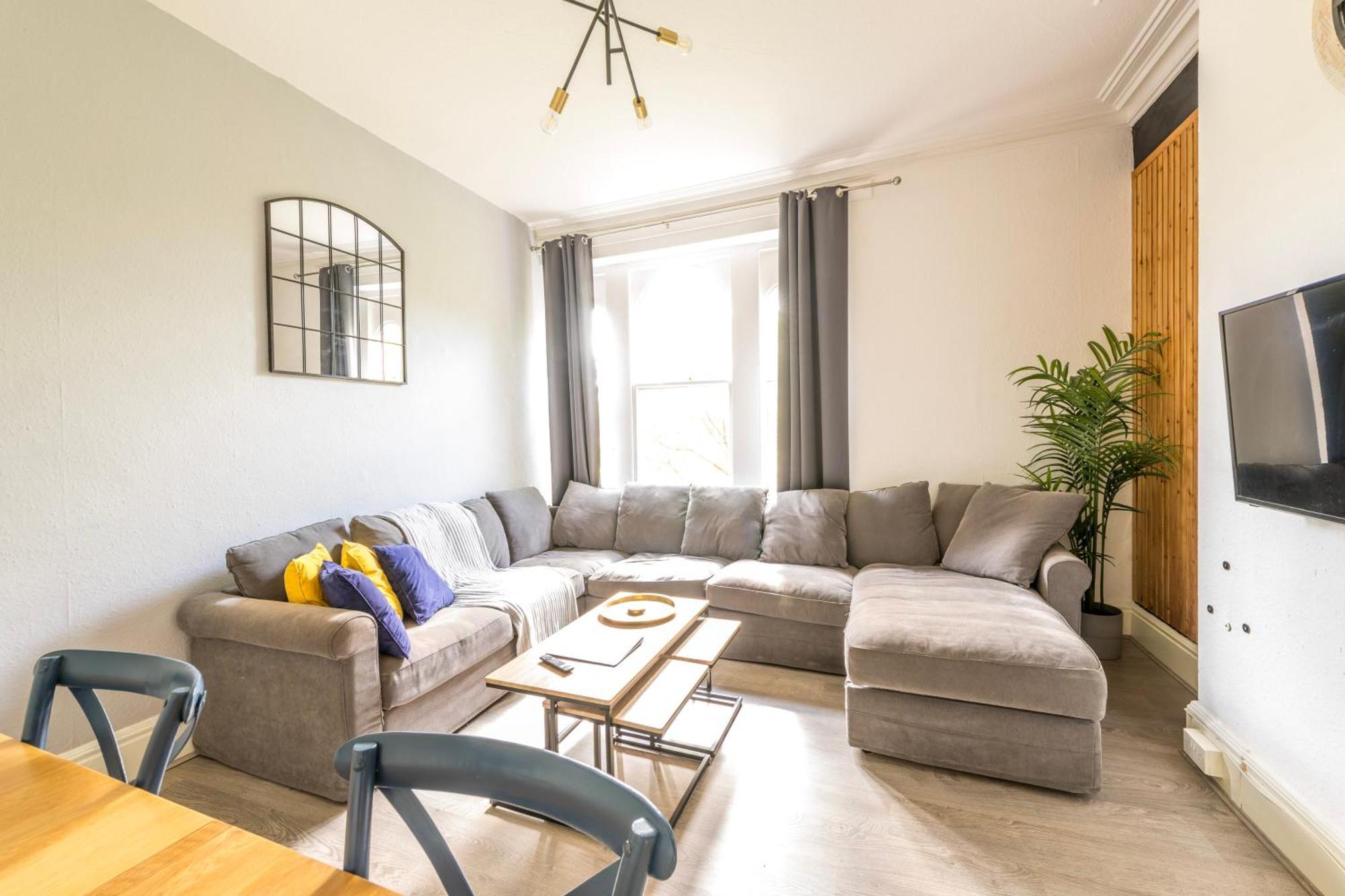Centralised Osborne House With Free Parking By Prescott Apartments Bristol