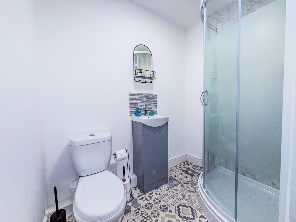 4 Bedroom Luxury By Altoluxoexperience Short Lets & Serviced With Free Wifi & Parking * Bristol