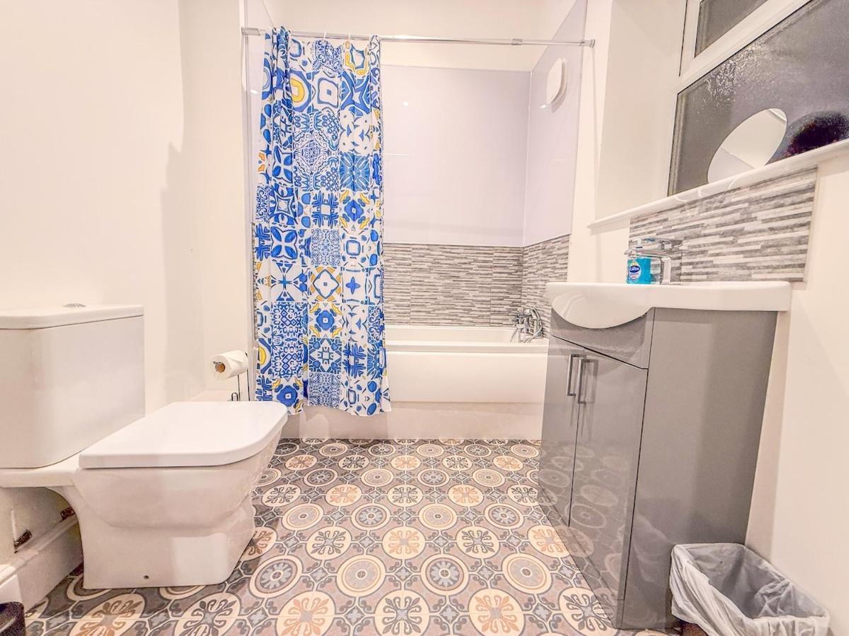4 Bedroom Luxury By Altoluxoexperience Short Lets & Serviced With Free Wifi & Parking Bristol