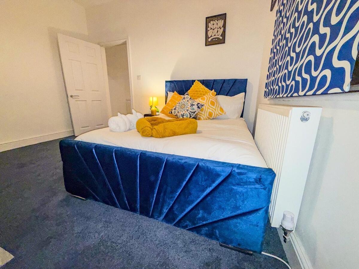 Holiday home 4 Bedroom Luxury By Altoluxoexperience Short Lets & Serviced With Free Wifi & Parking