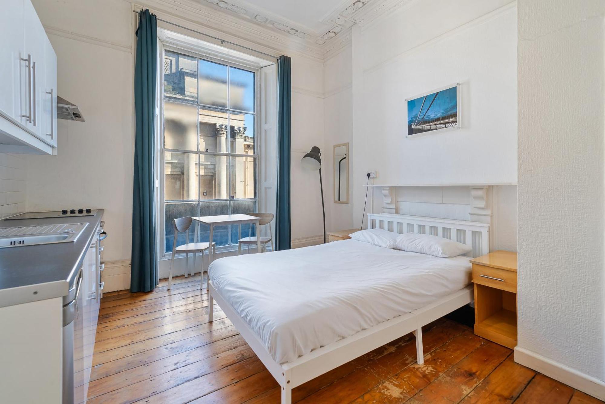 Georgian Shared House No'3 - By Clifton Short Lets Apartment