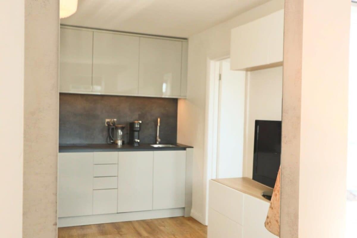 Apartment One Bedroom Flat Near Whiteladies With Parking *