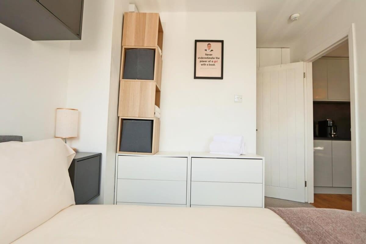 One Bedroom Flat Near Whiteladies With Parking * Bristol