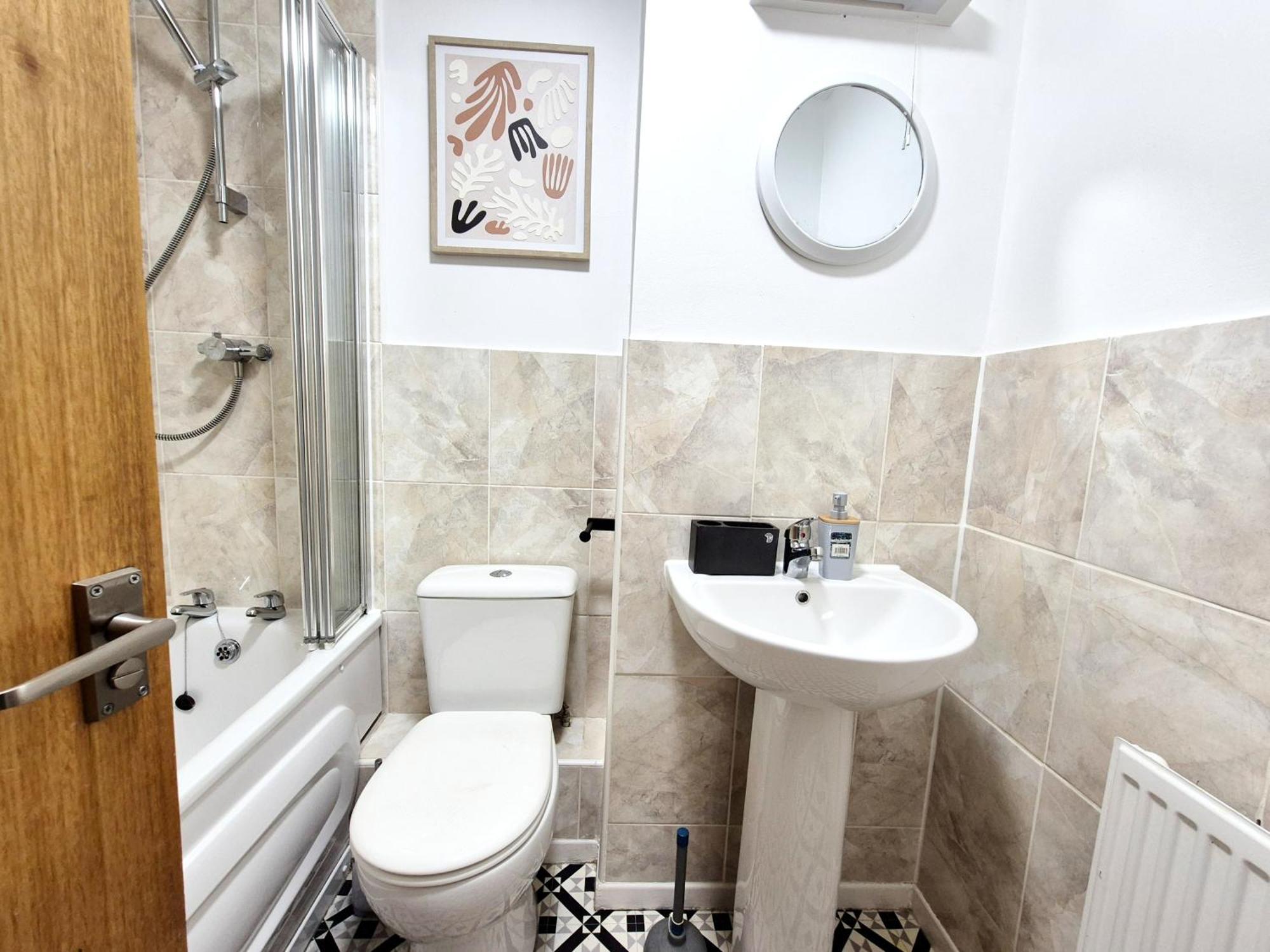 Sherbourne House - Modern 2 Bed Close To Parkway Station And Uwe Holiday home Bristol