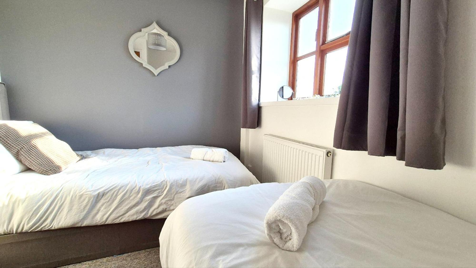 Sherbourne House - Modern 2 Bed Close To Parkway Station And Uwe Holiday home *