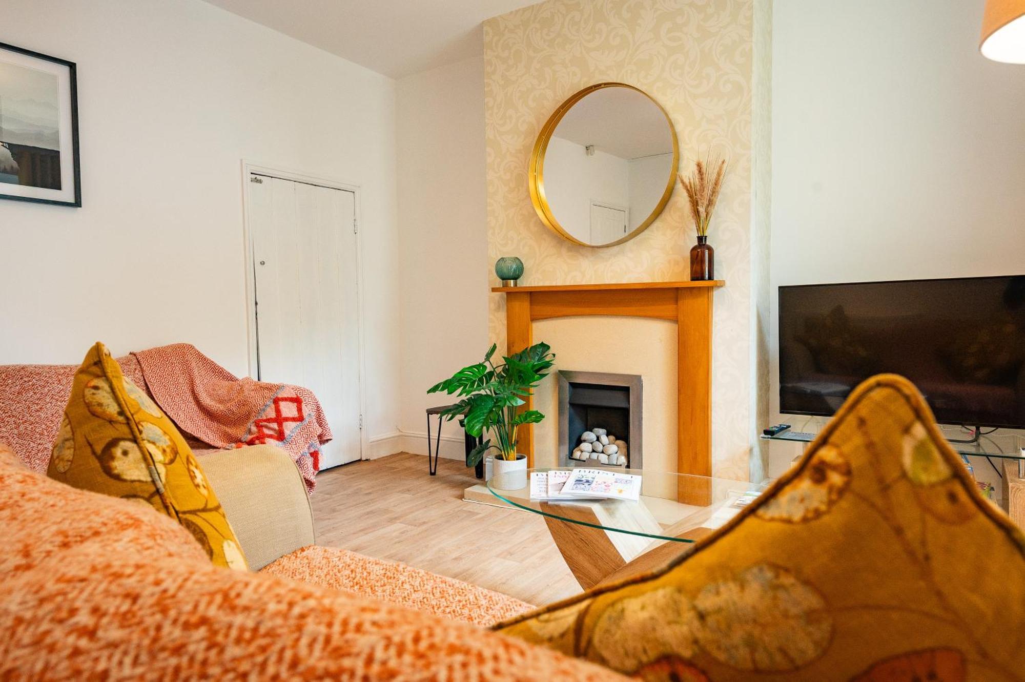 Holiday home Stella's Cottage- Cute Traditional In South West By Staystaycations