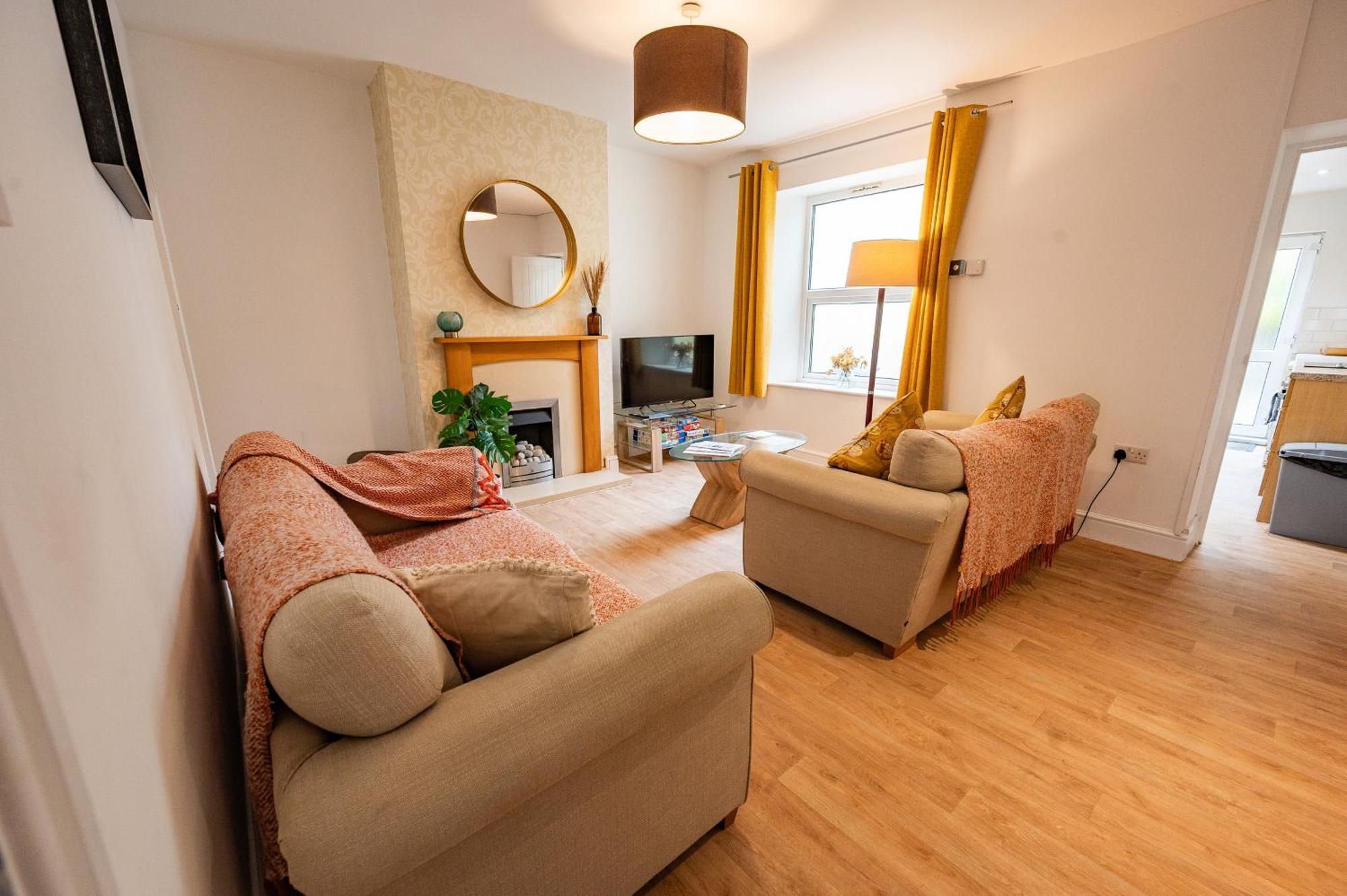 Stella's Cottage- Cute Traditional In South West By Staystaycations Holiday home *
