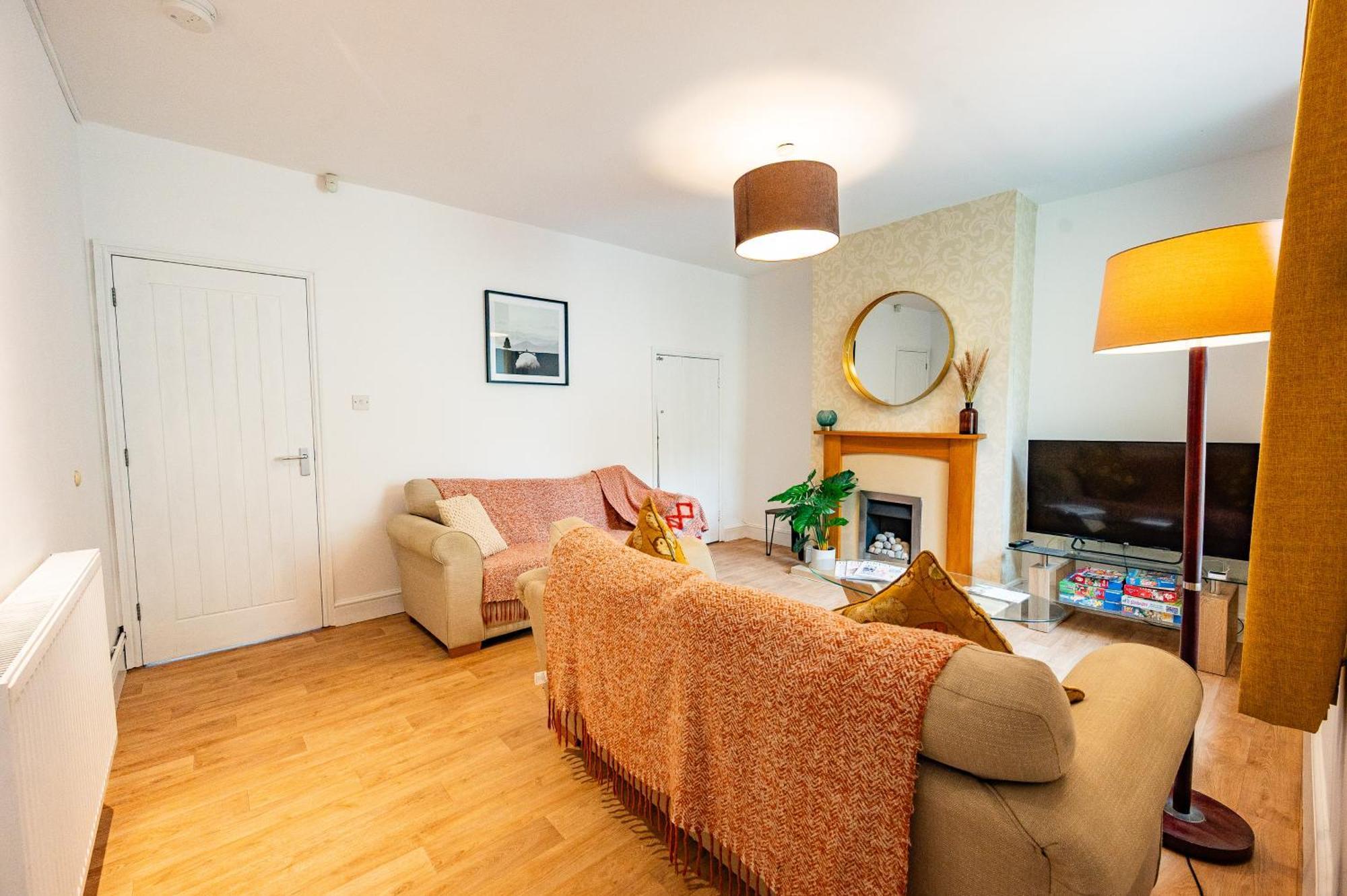 Stella's Cottage- Cute Traditional In South West By Staystaycations Holiday home *