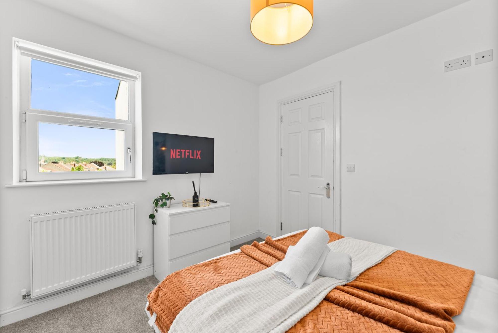 Spacious - Parking & Wifi Bristol