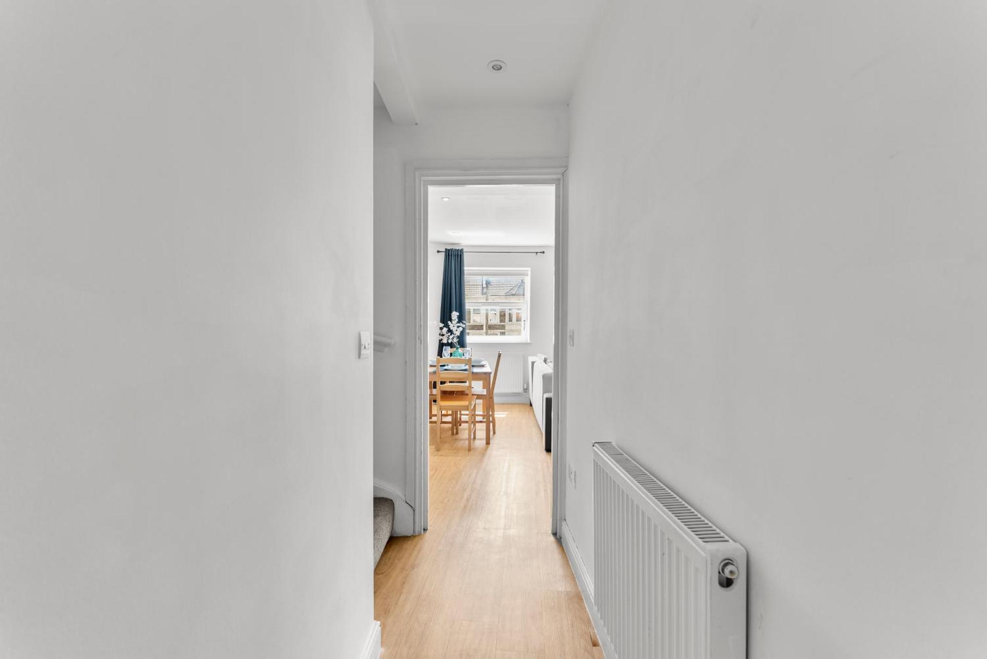 Spacious - Parking & Wifi Bristol