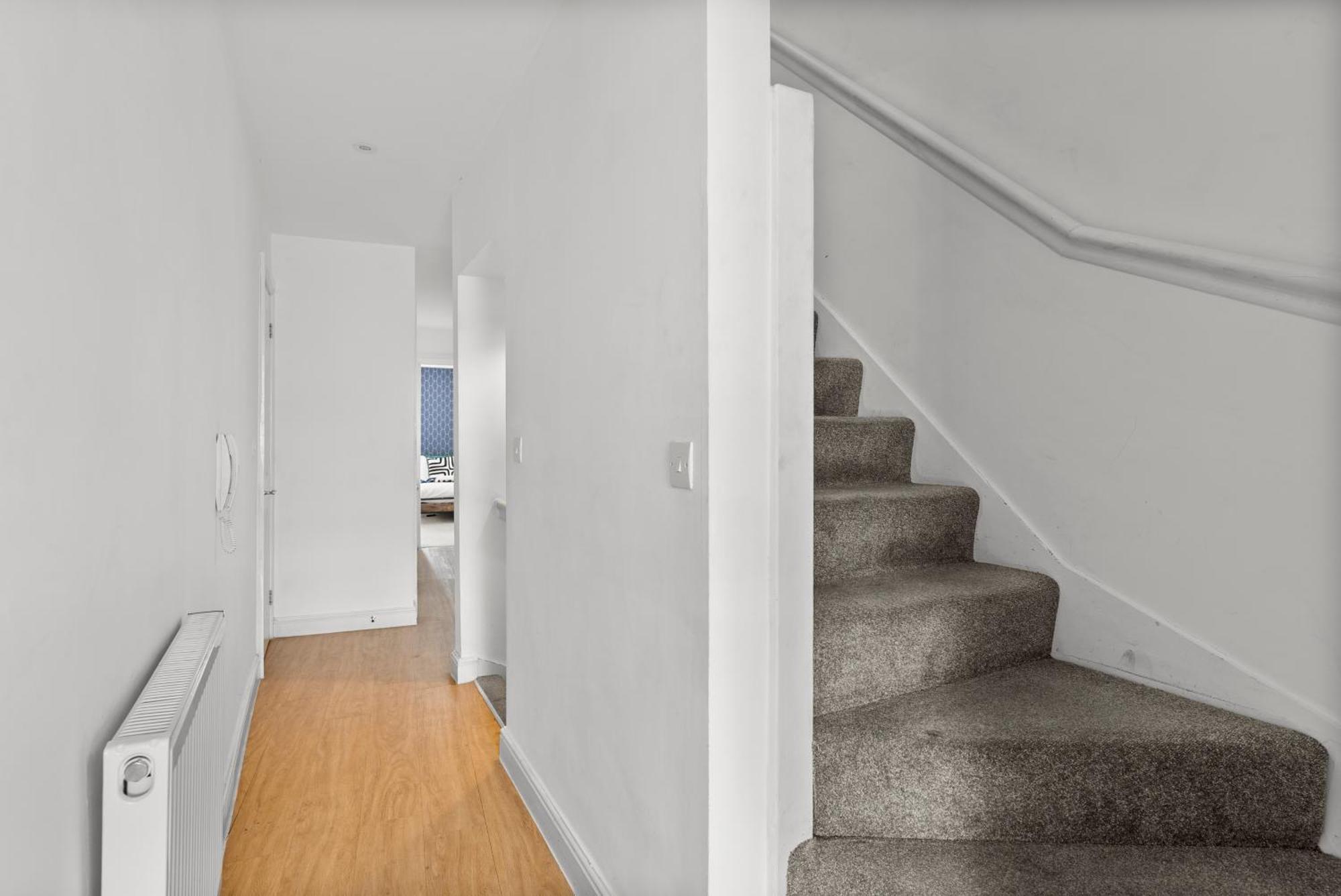 Apartment Spacious - Parking & Wifi Bristol