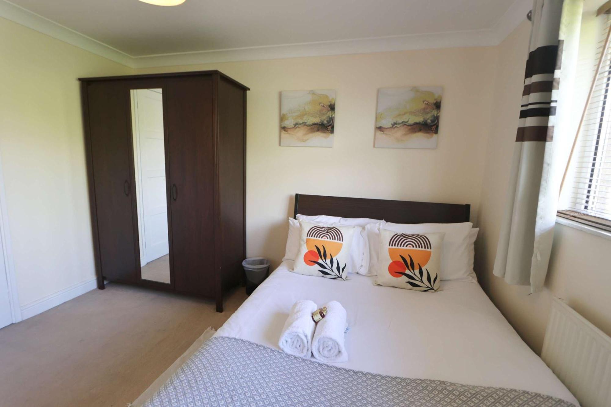 Four Bedroom House On Passage Road Holiday home *