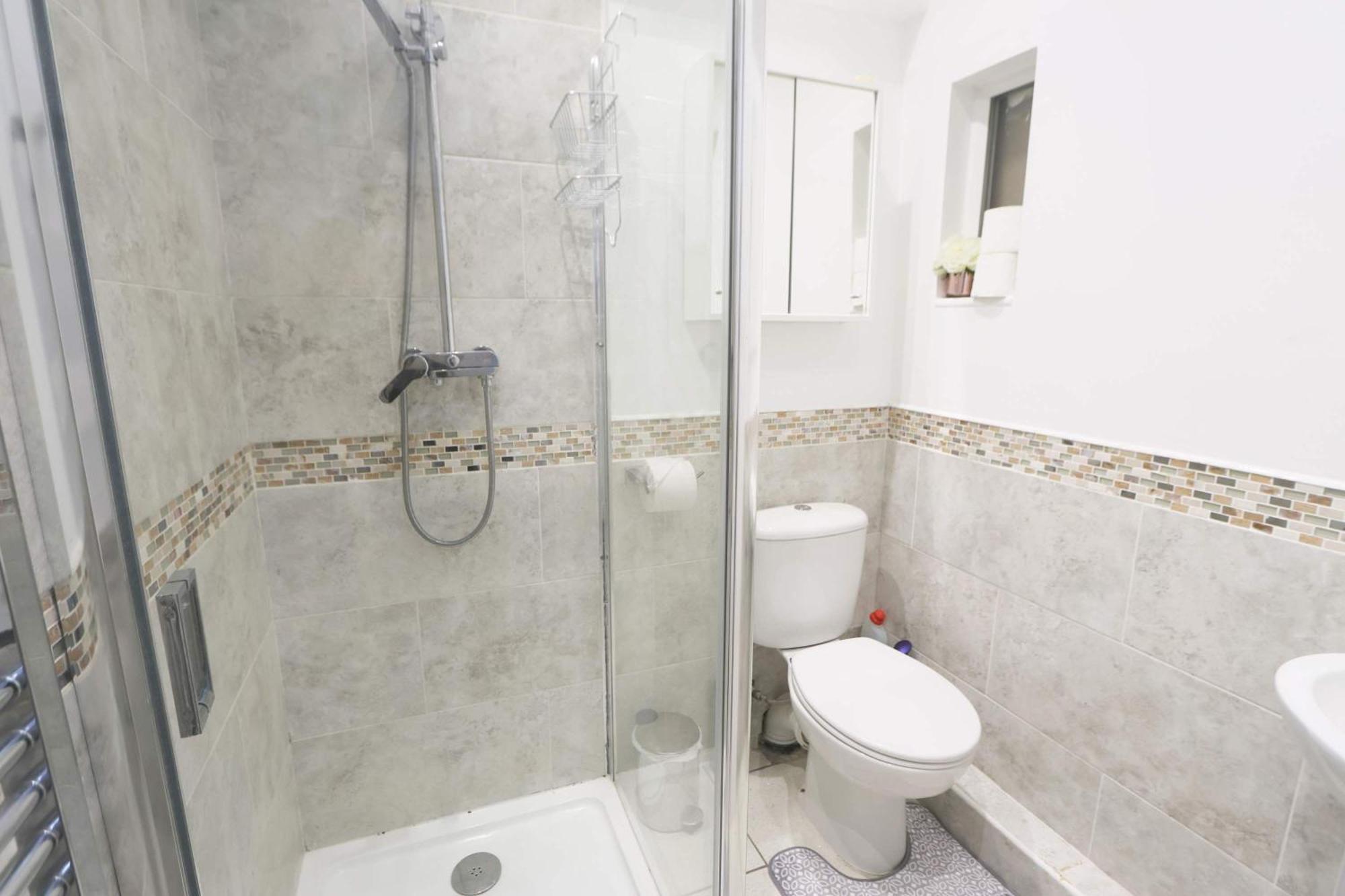 Four Bedroom House On Passage Road Bristol