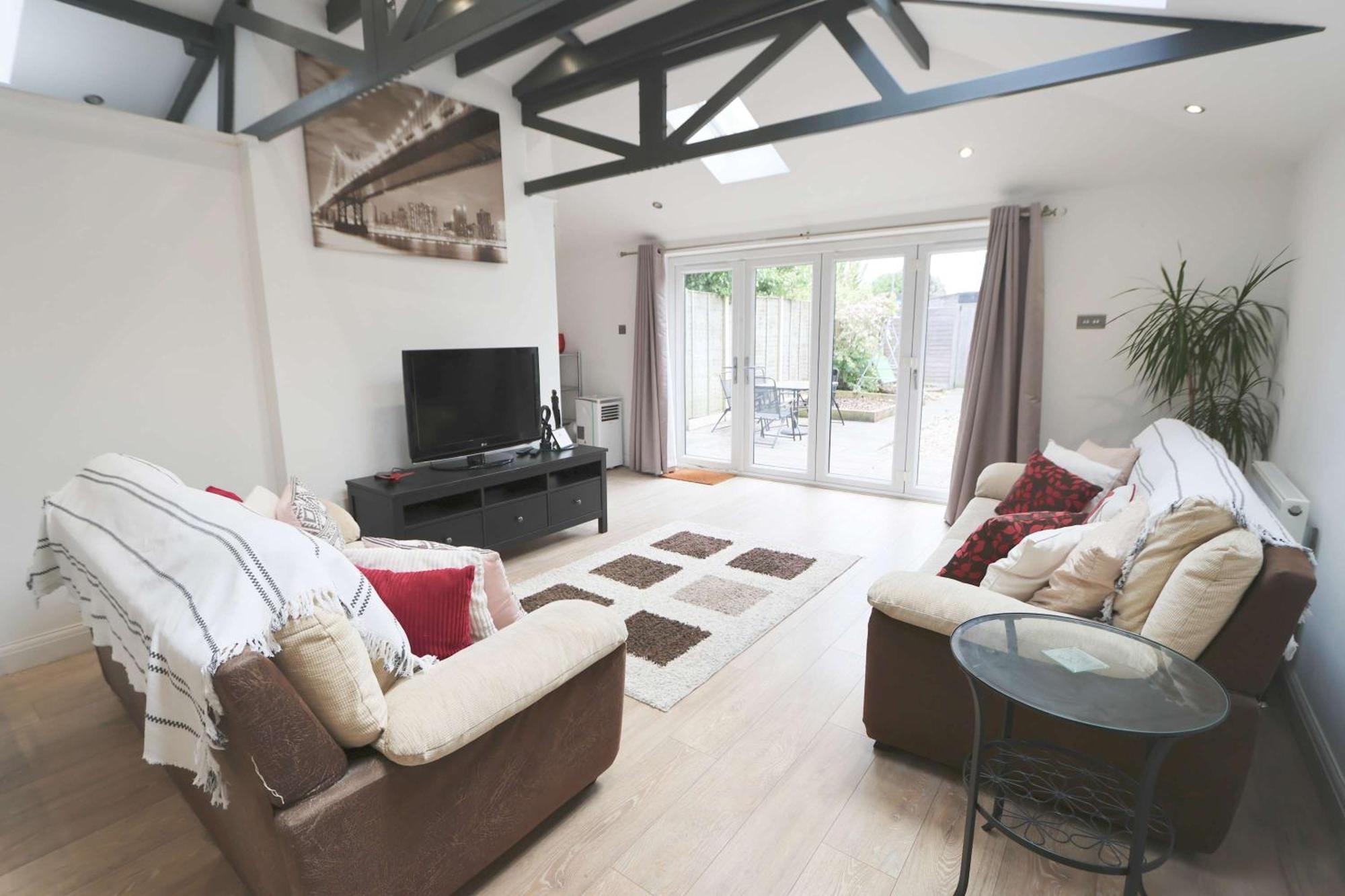 Four Bedroom House On Passage Road Holiday home *