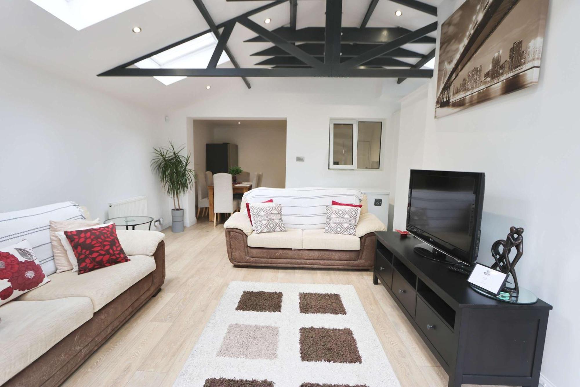 Four Bedroom House On Passage Road Holiday home