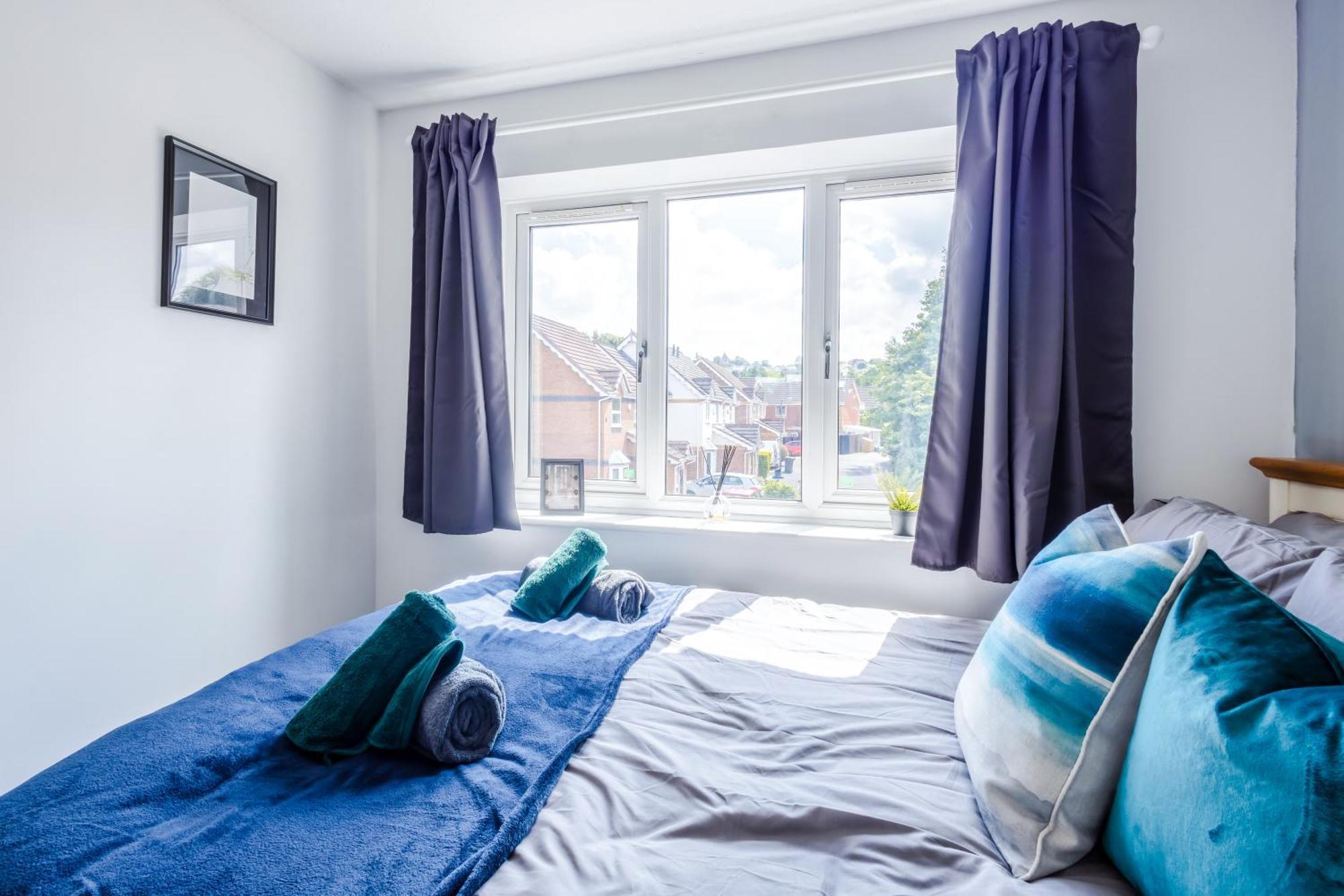 Stylish 3br House - Free Parking - Fast Wi-fi - Long Holiday home *