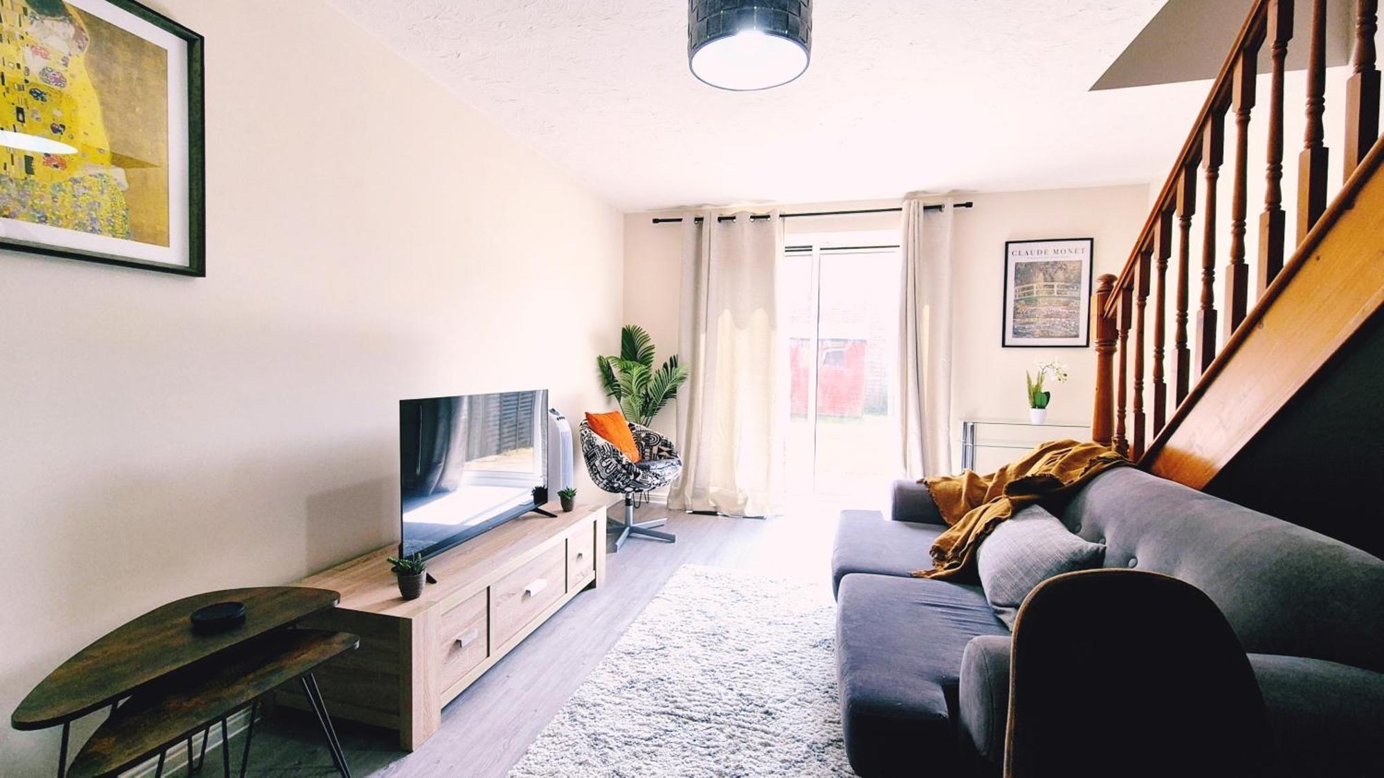 Modern 2bed House, Free Parking, Nr Parkway Station And Uwe