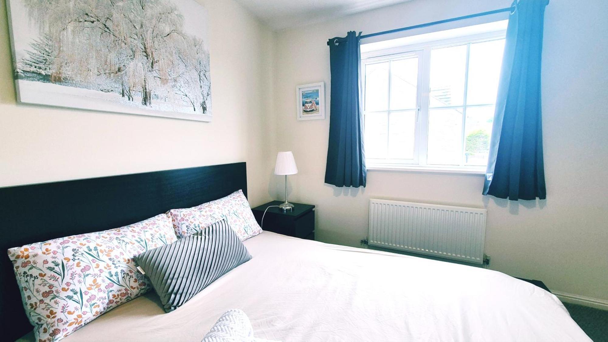 Holiday home Modern 2bed House, Free Parking, Nr Parkway Station And Uwe *