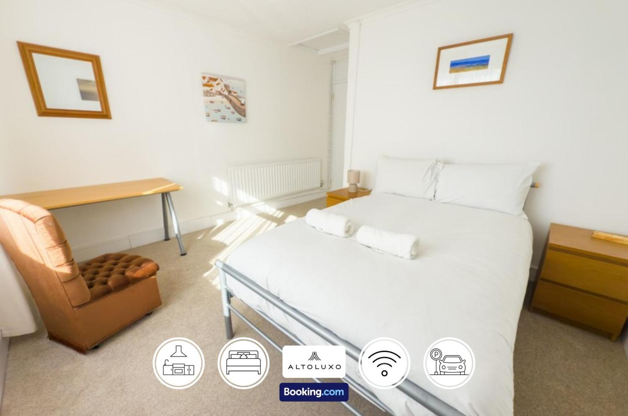 Orion's Place 3 Bedroom House By Altoluxoexperience Short Lets & Serviced With Free Parking Bristol