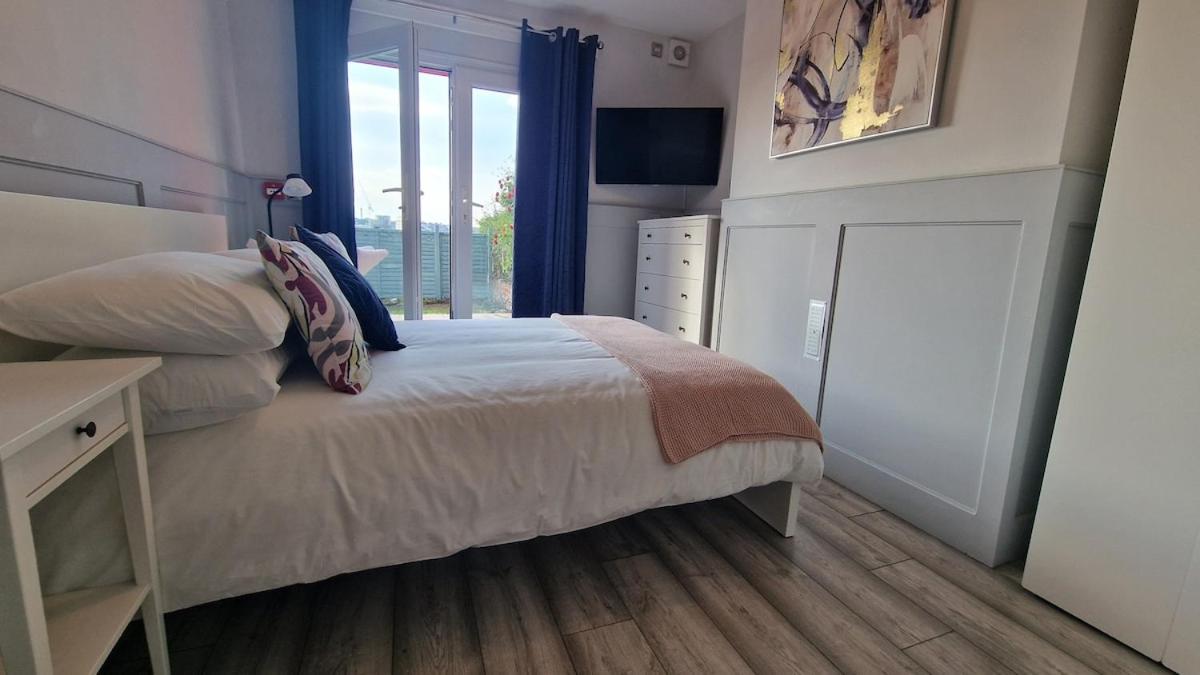 The Red House, 2 Bed Flat In Apartment