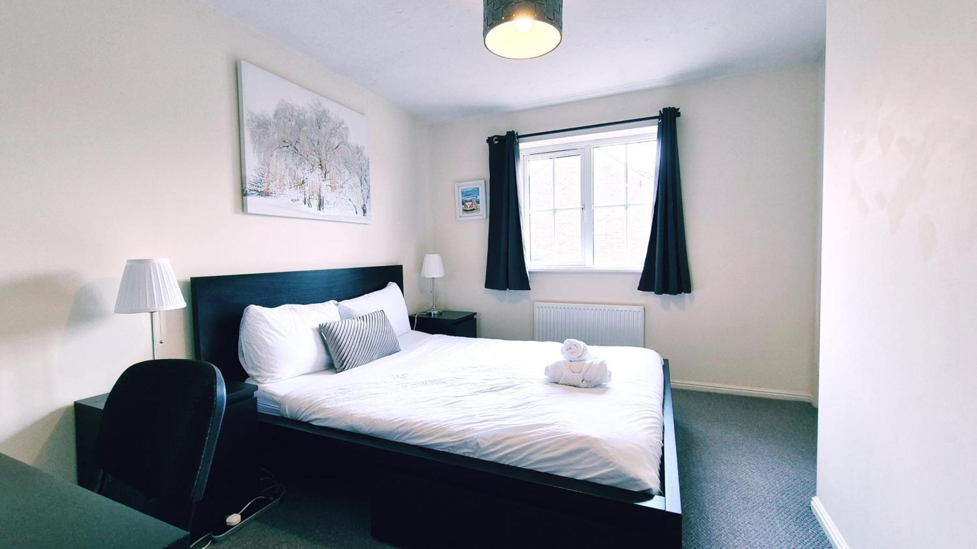 Modern 2bed House, Free Parking, Nr Parkway Station And Uwe Bristol