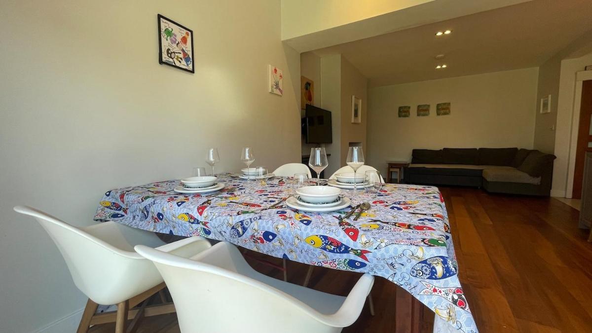 Spacious & Bright 3bedroom Home-sleeps7-parking *