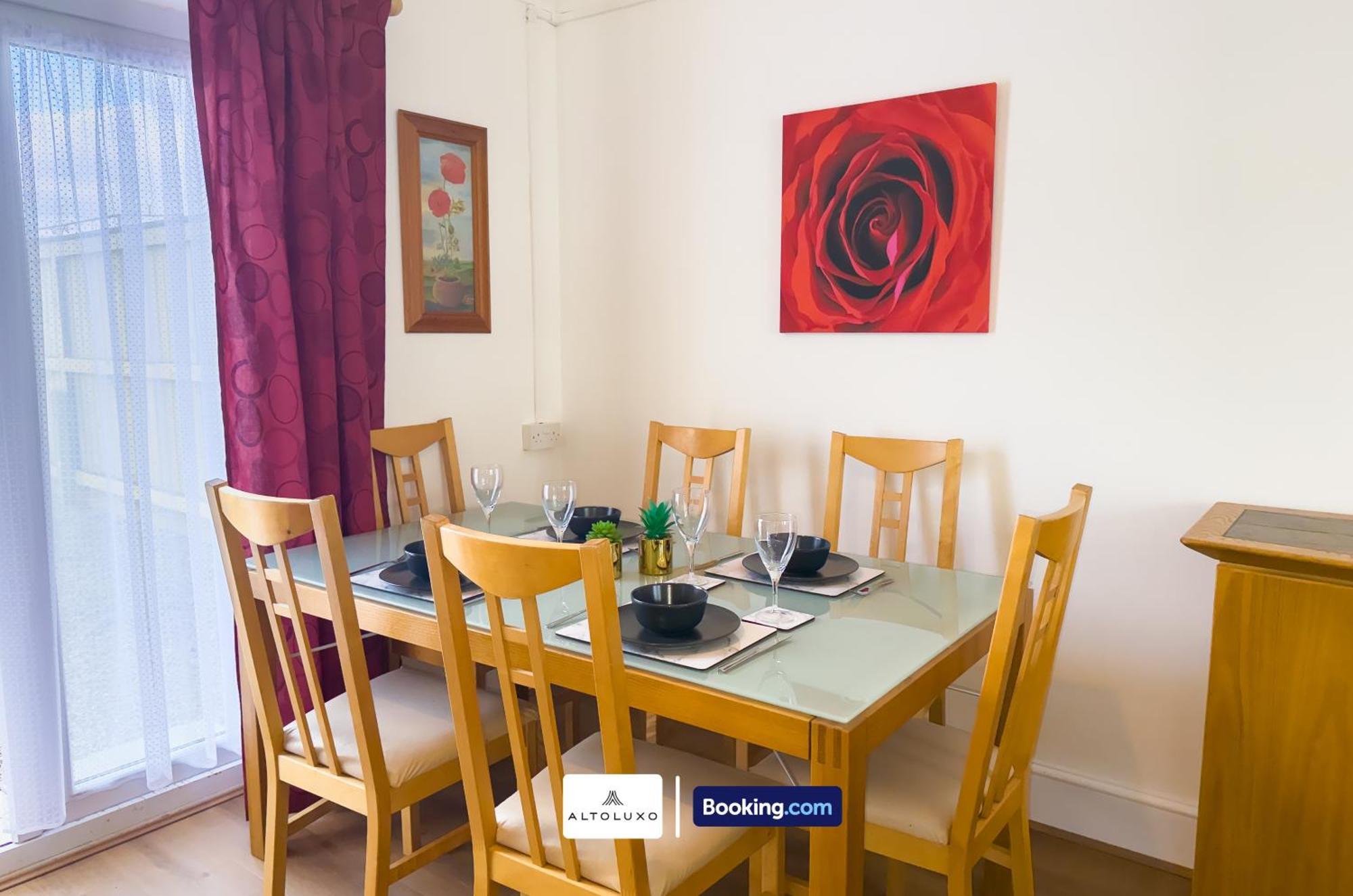 Orion's Place 3 Bedroom House By Altoluxoexperience Short Lets & Serviced With Free Parking * Bristol