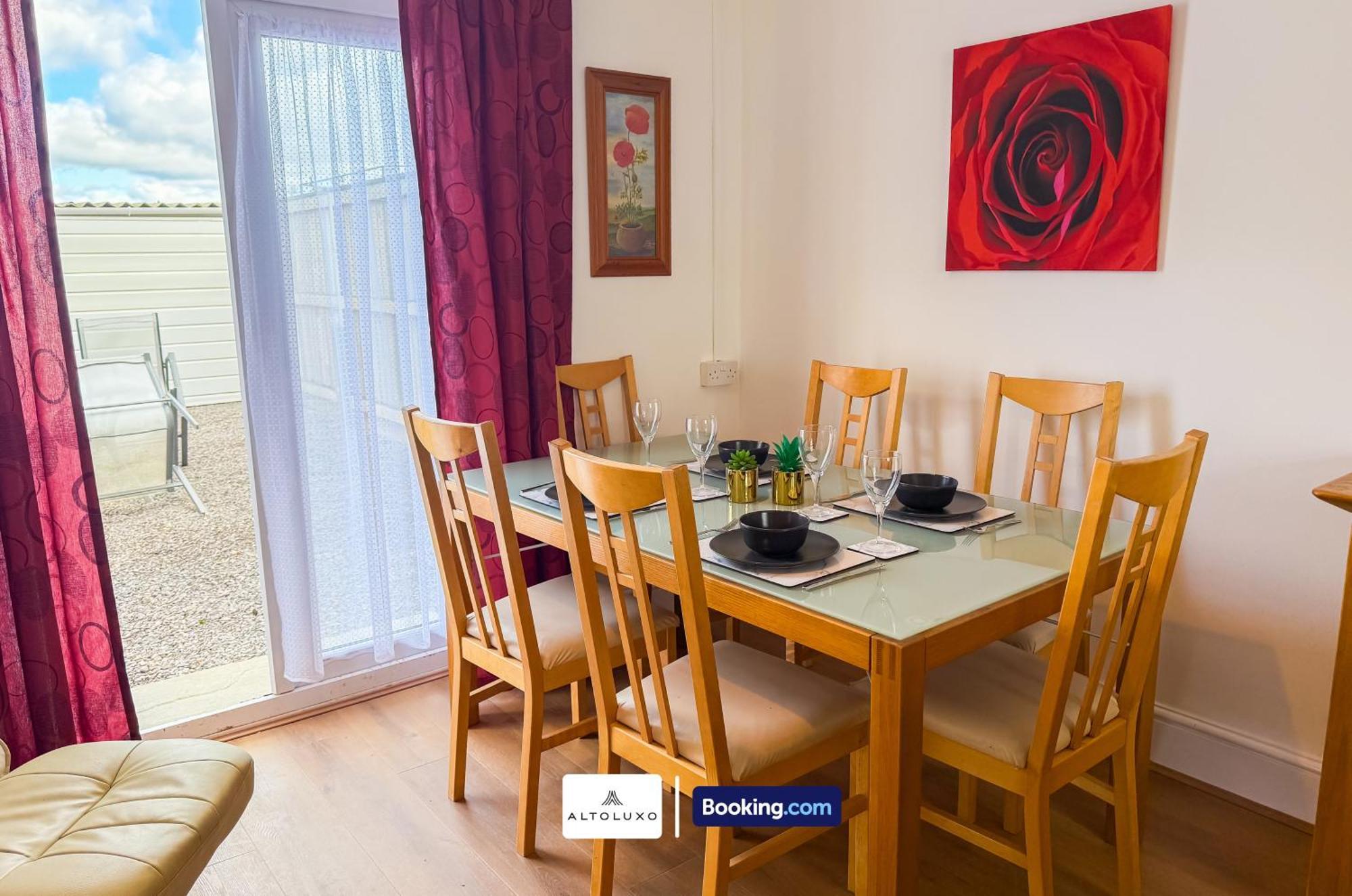 Apartment Orion's Place 3 Bedroom House By Altoluxoexperience Short Lets & Serviced With Free Parking *