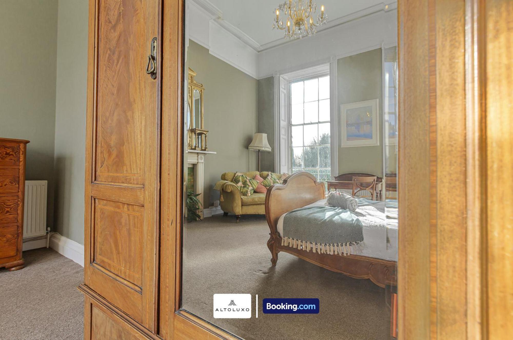 The Ritz 2 Bedroom Serviced By Altoluxoexperience Short Lets & Serviced With Free Wifi Apartment *