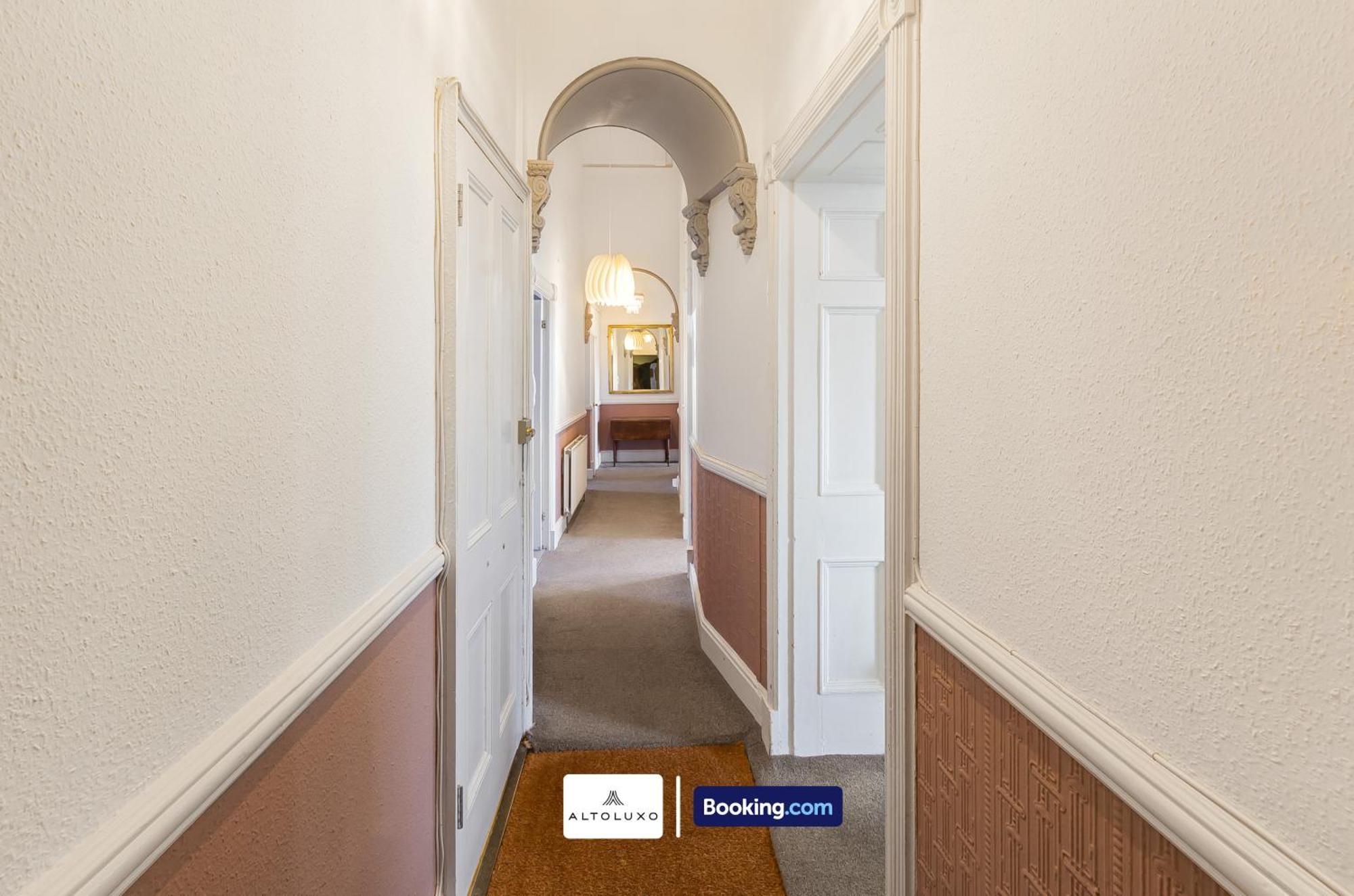 The Ritz 2 Bedroom Serviced By Altoluxoexperience Short Lets & Serviced With Free Wifi * Bristol