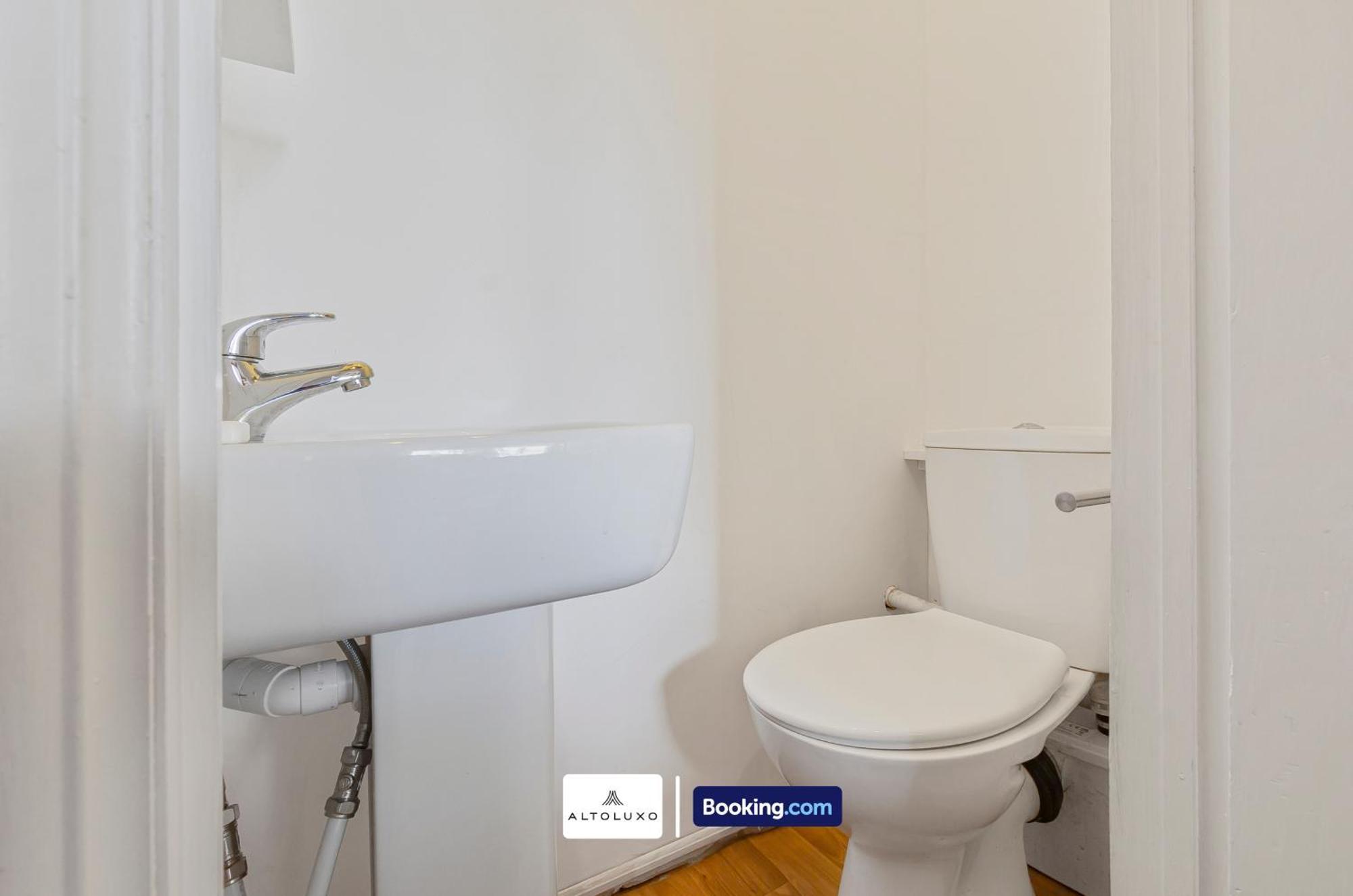 The Ritz 2 Bedroom Serviced By Altoluxoexperience Short Lets & Serviced With Free Wifi Apartment Bristol