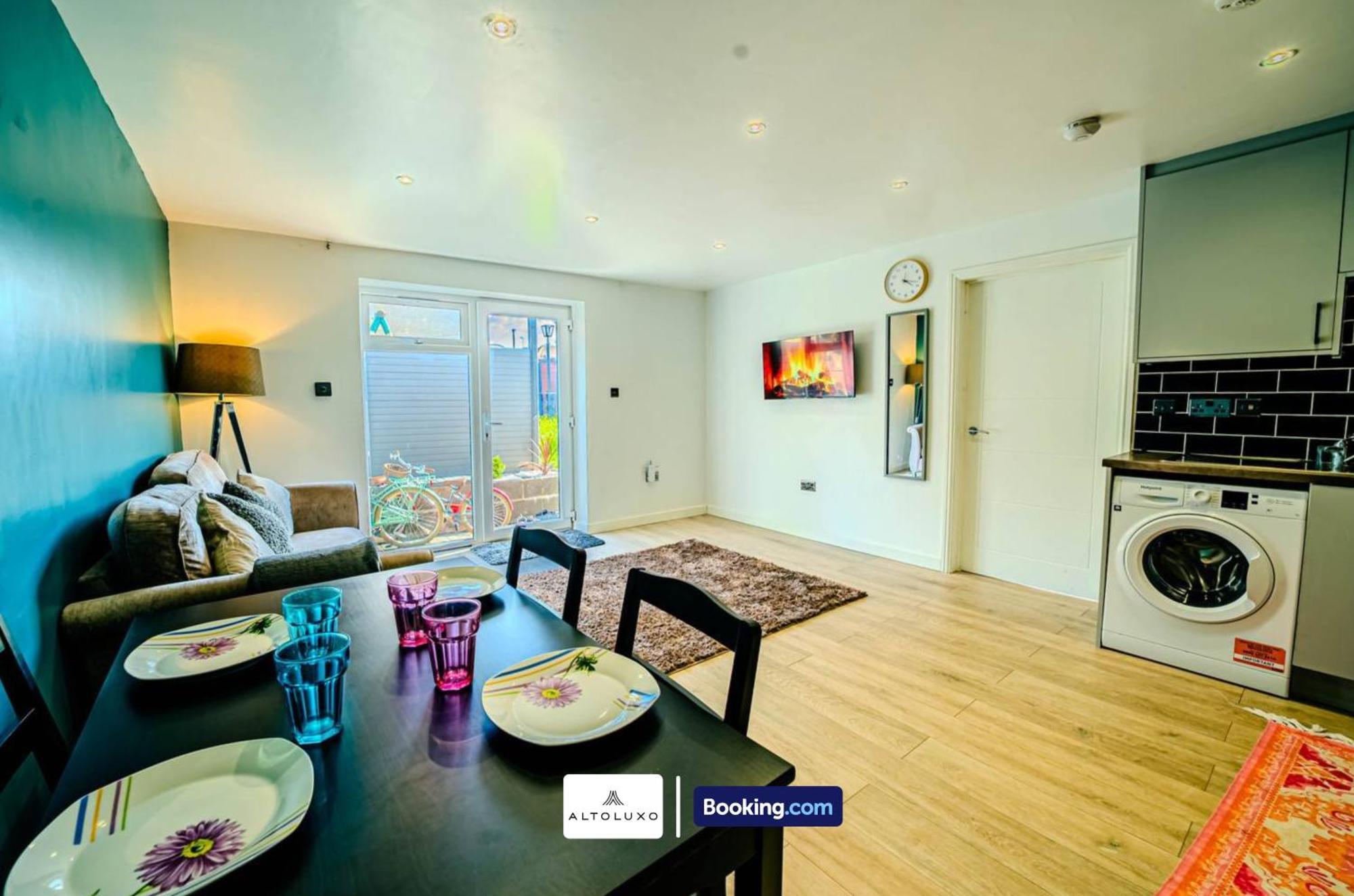 Stylish & Comfy 1 Bedroom By Altoluxoexperience Short Lets & Serviced With Free Wifi & Parking * Bristol