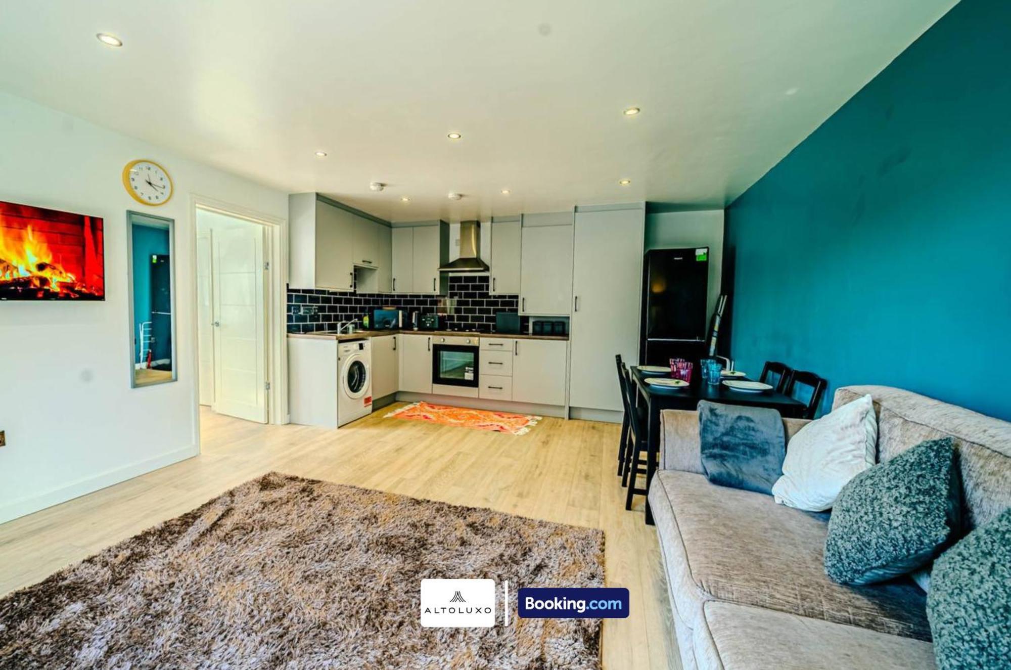 Stylish & Comfy 1 Bedroom By Altoluxoexperience Short Lets & Serviced With Free Wifi & Parking *
