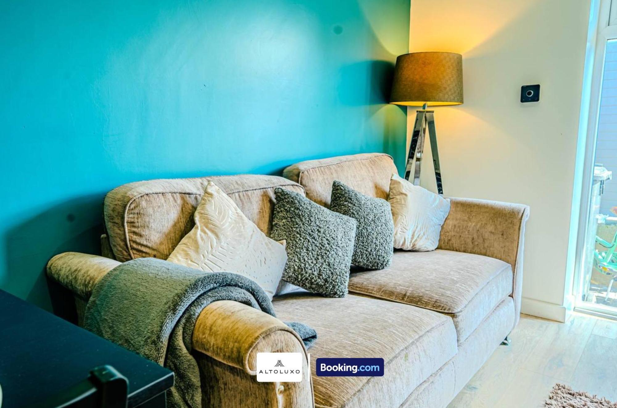 Apartment Stylish & Comfy 1 Bedroom By Altoluxoexperience Short Lets & Serviced With Free Wifi & Parking