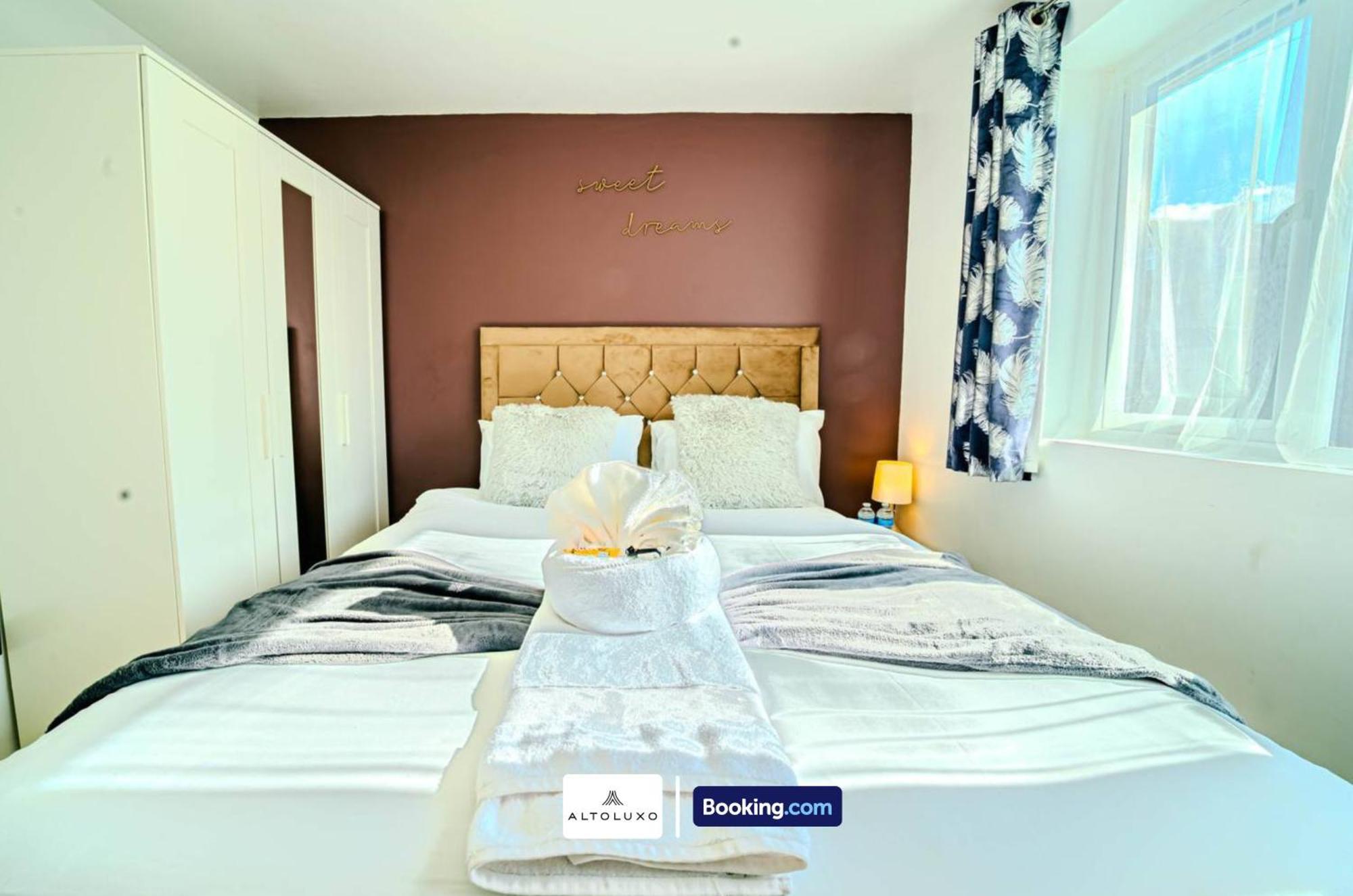 Stylish & Comfy 1 Bedroom By Altoluxoexperience Short Lets & Serviced With Free Wifi & Parking Apartment
