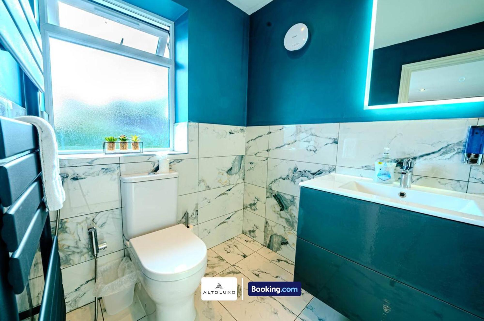 Stylish & Comfy 1 Bedroom By Altoluxoexperience Short Lets & Serviced With Free Wifi & Parking Apartment *