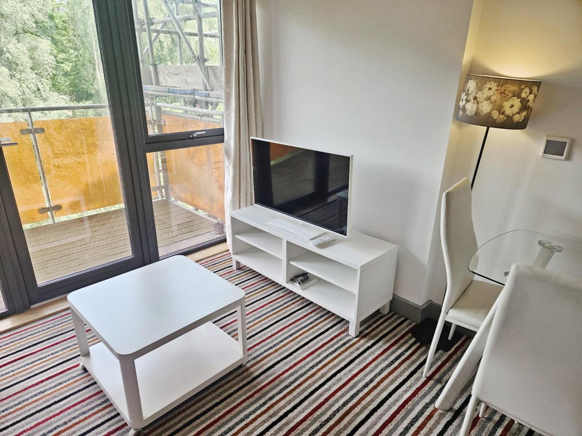 Apartment Creative Quarter Living 1br Flat At Paintworks *