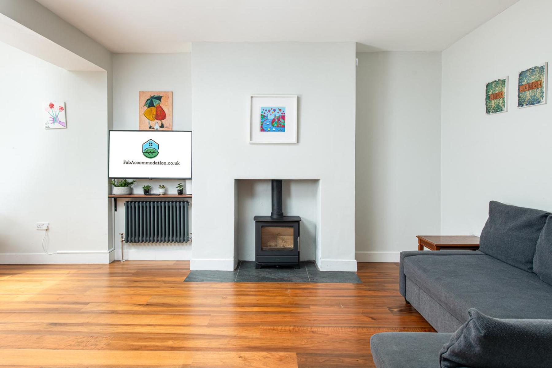 Spacious & Bright 3bedroom Home-sleeps7-parking Holiday home Bristol