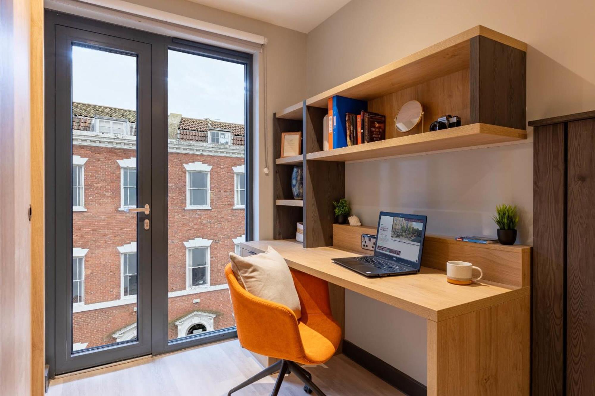 Student Only At The Port On The Square Apartment Bristol