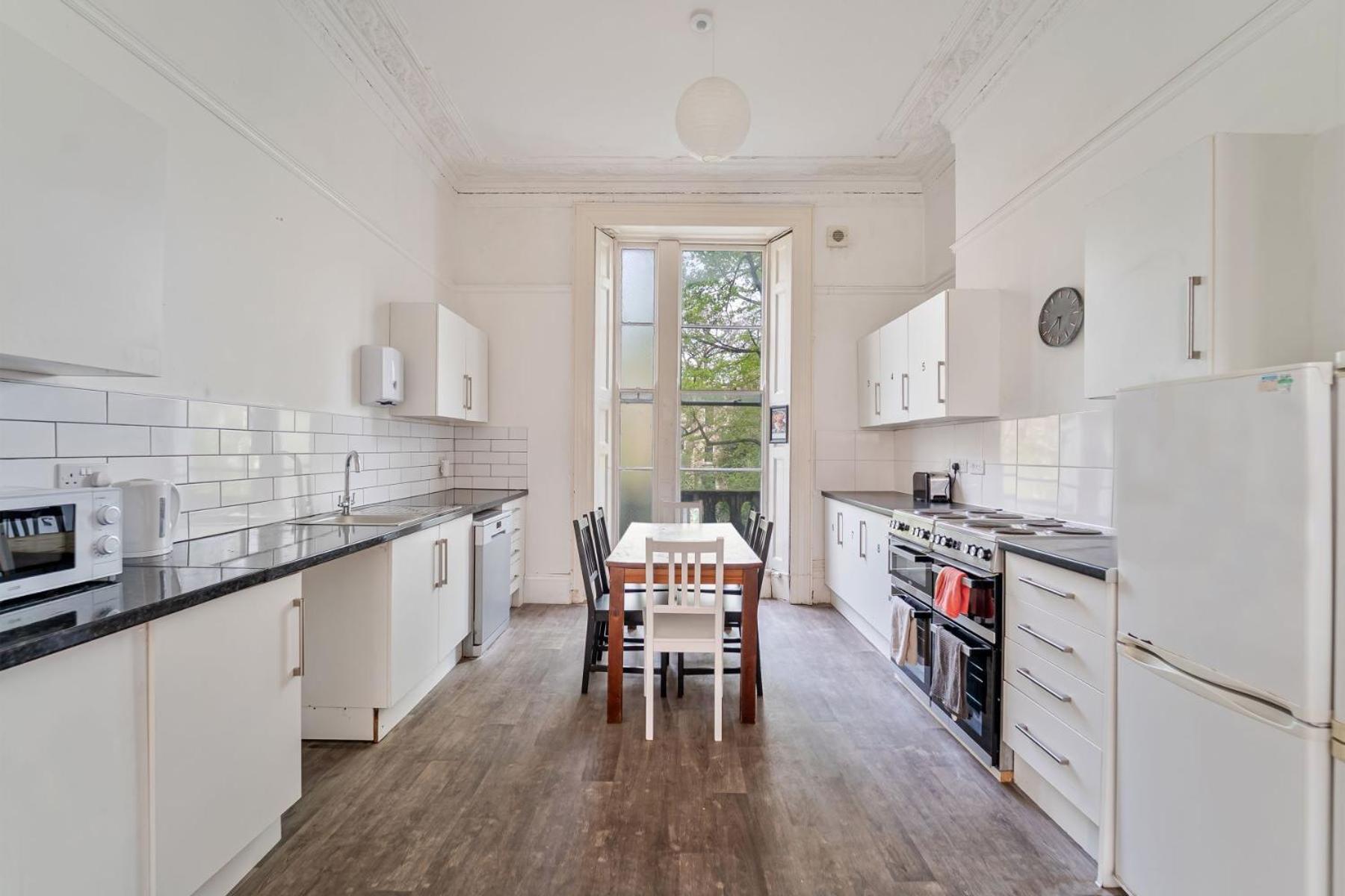 Guest house Georgian Shared House No'64 - By Clifton Short Lets *