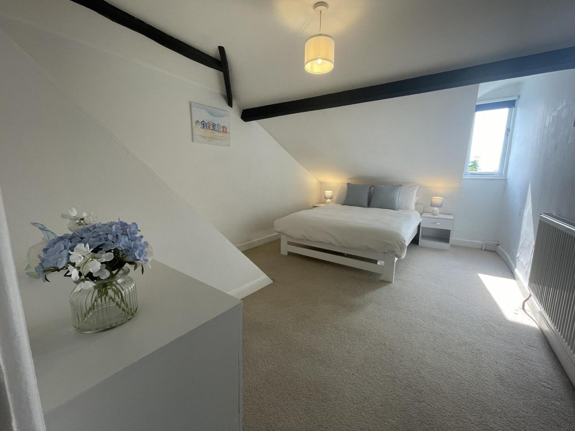 Apartment Enchanting Escape With Peaceful Views Bristol