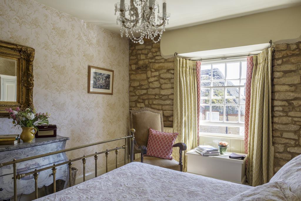 Inn Lord Poulett Arms